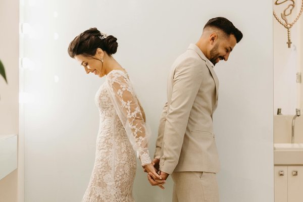 Comment créer une ambiance romantique avec des lumières de mariage?