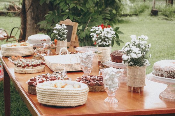 Quels accessoires ajouter pour personnaliser votre décoration de mariage?